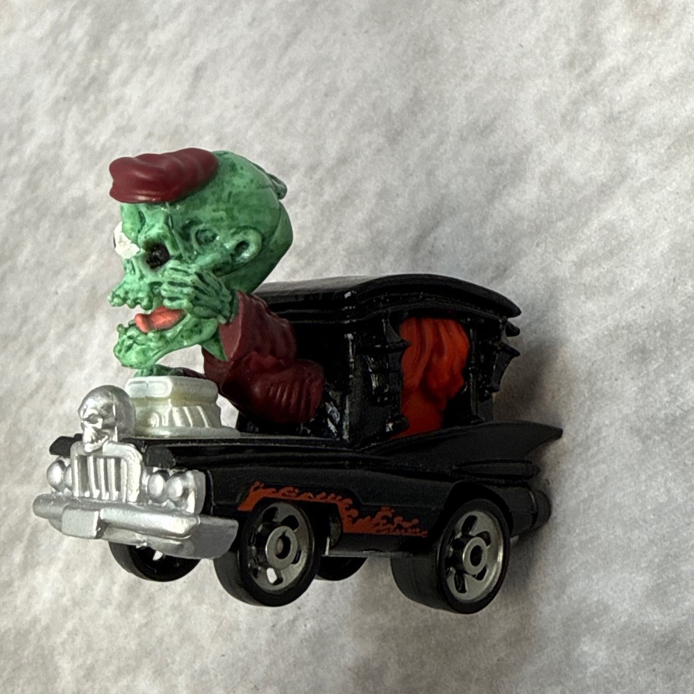 Monster 500 Zoom Zombie Diecast Hearse Car 2013 Creata Toys R Us Exclusive EUC - Picture 7 of 10